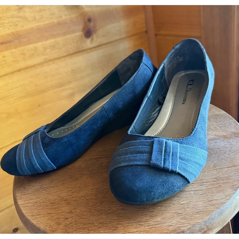 CL by Laundry Women Navy Blue Wedge‎ Pumps Pleated Round Toe Size 6.5 M